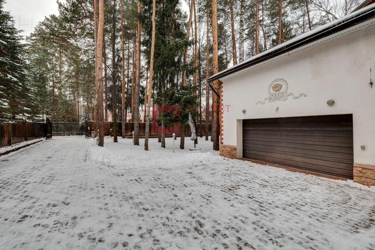 3-этажный коттедж 400 м² с отделкой