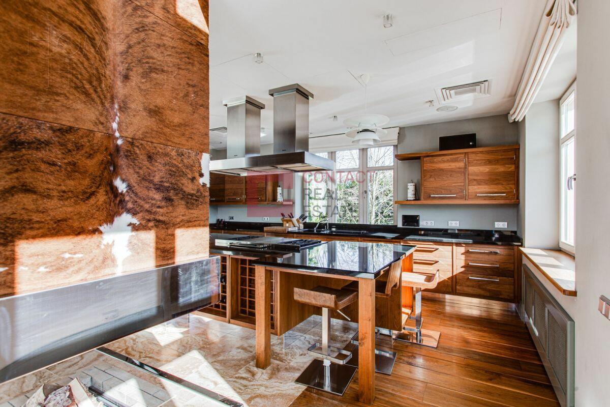 2-этажный коттедж 985 м² с отделкой