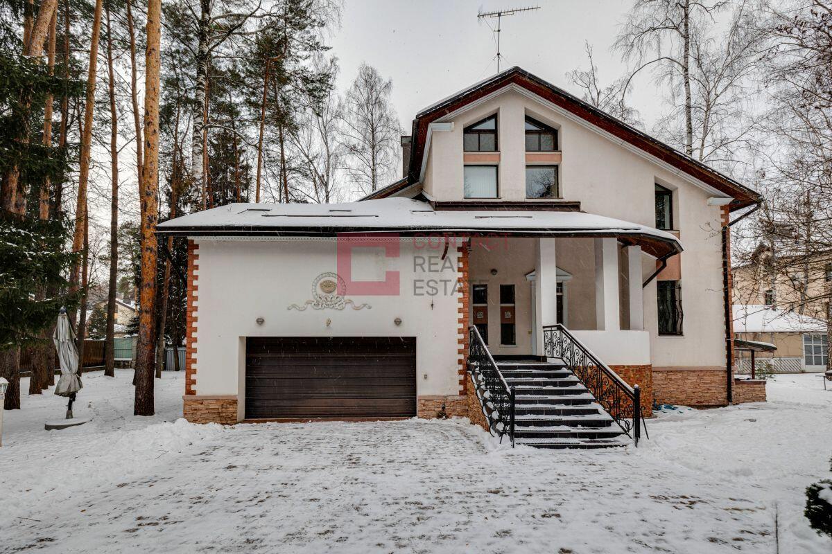 3-этажный коттедж 400 м² с отделкой