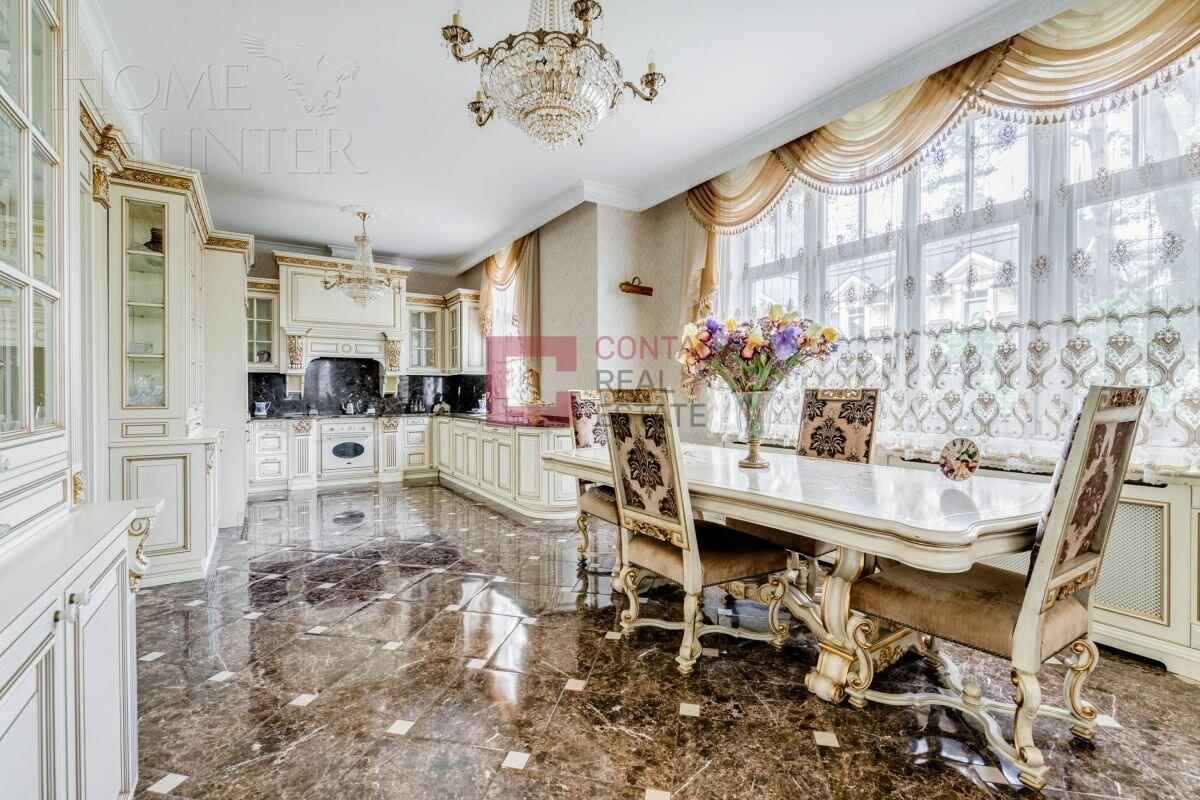 3-этажный коттедж 580 м² с отделкой