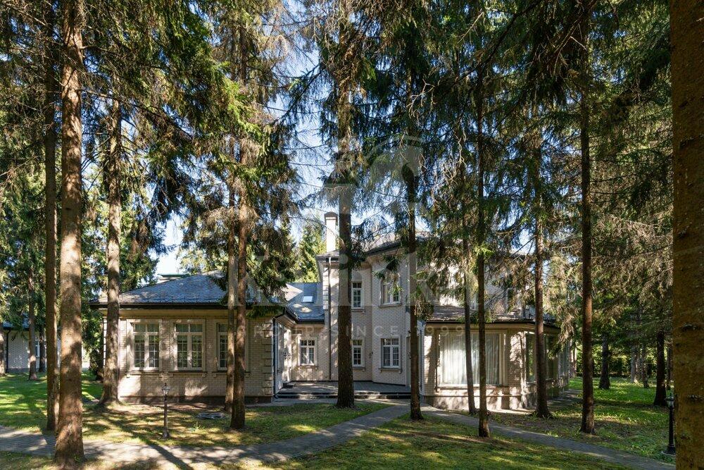 2-этажный коттедж 600 м² с отделкой