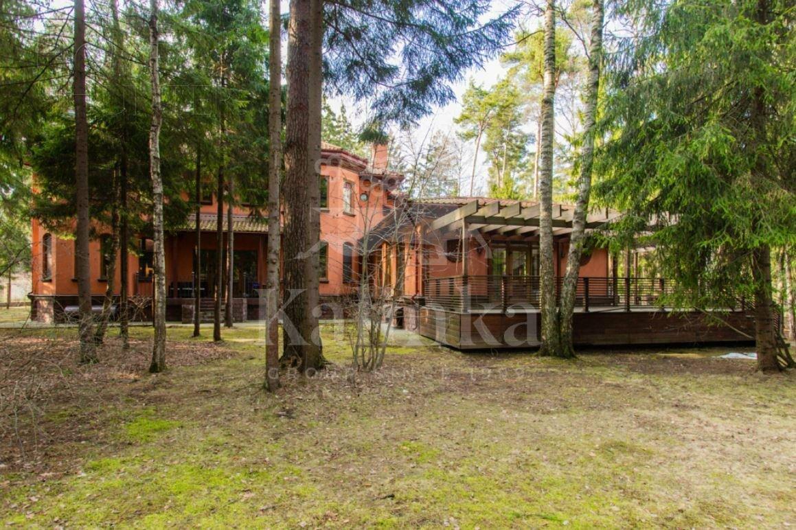 2-этажный коттедж 763 м² с отделкой