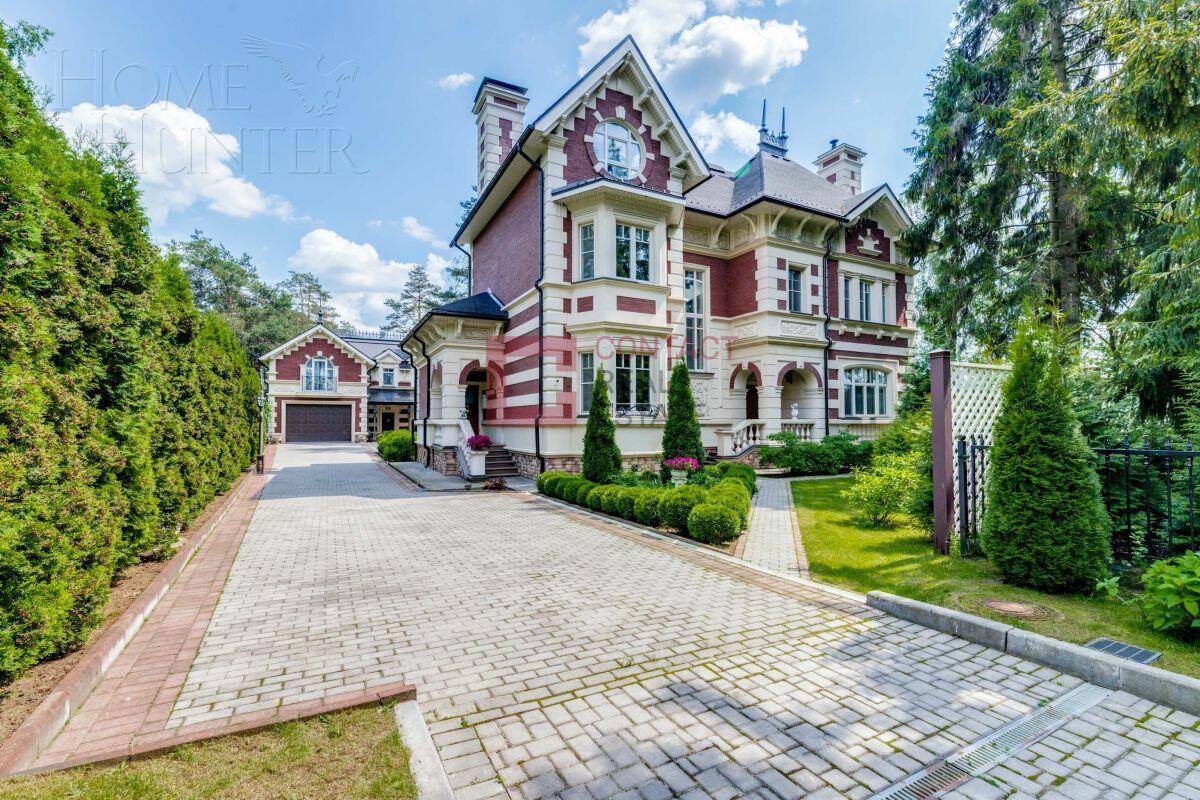 3-этажный коттедж 580 м² с отделкой