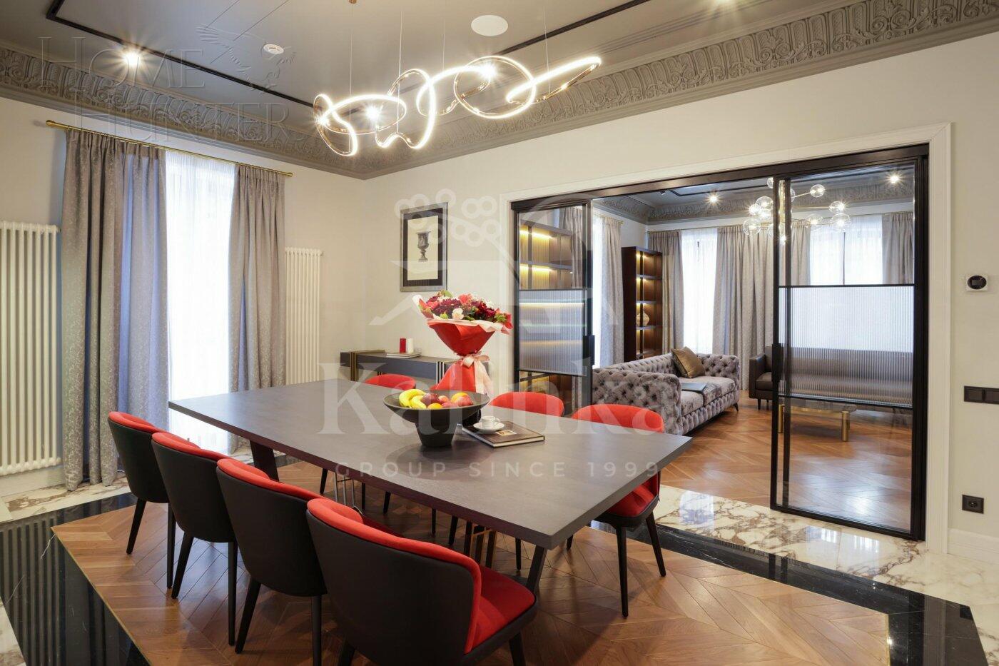 2-этажный коттедж 702 м² с отделкой