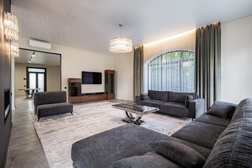 2-этажный коттедж 1 327 м² с отделкой