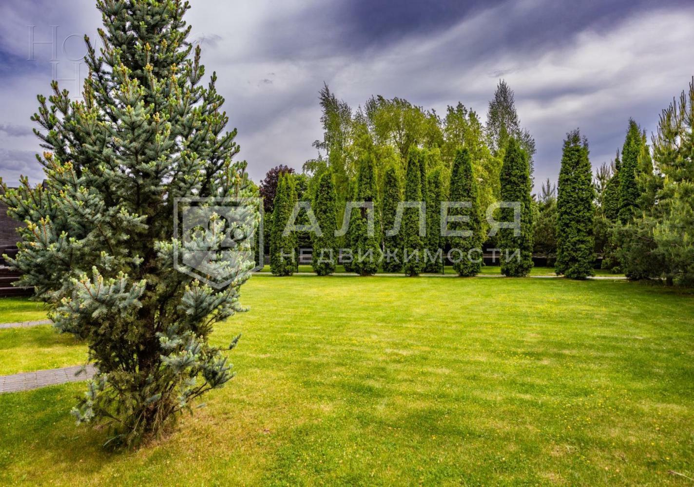 3-этажный коттедж 2 300 м² с отделкой