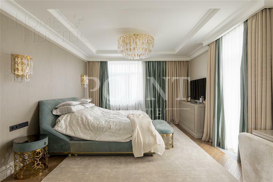 3-этажный коттедж 1 100 м² с отделкой