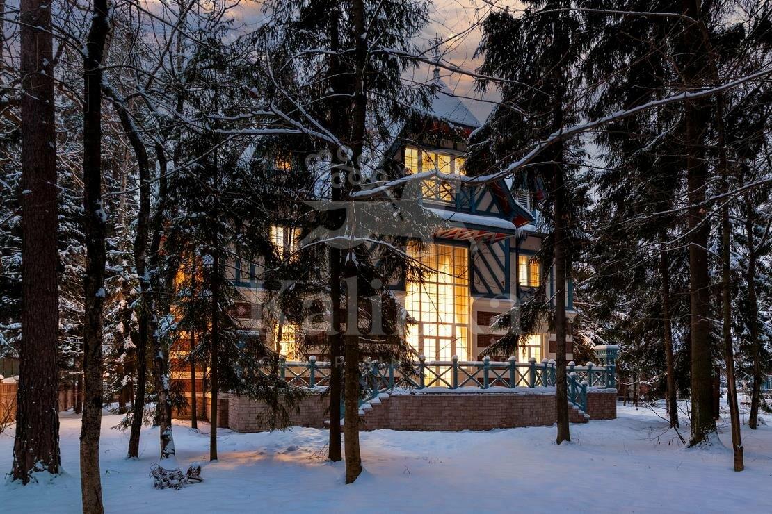 2-этажный коттедж 687 м² с отделкой