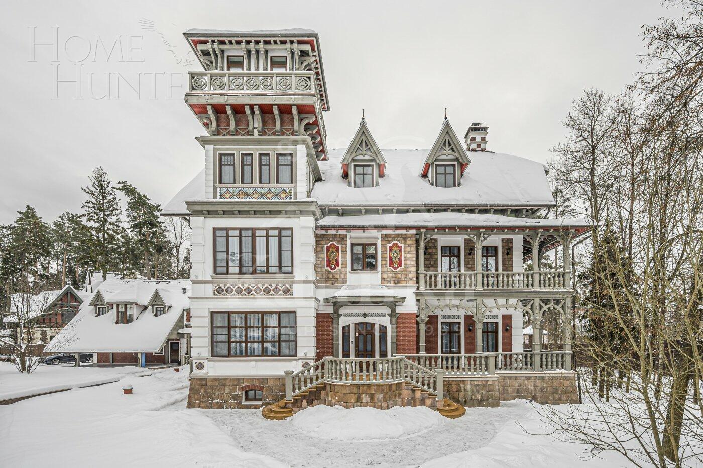 3-этажный коттедж 697 м² с отделкой