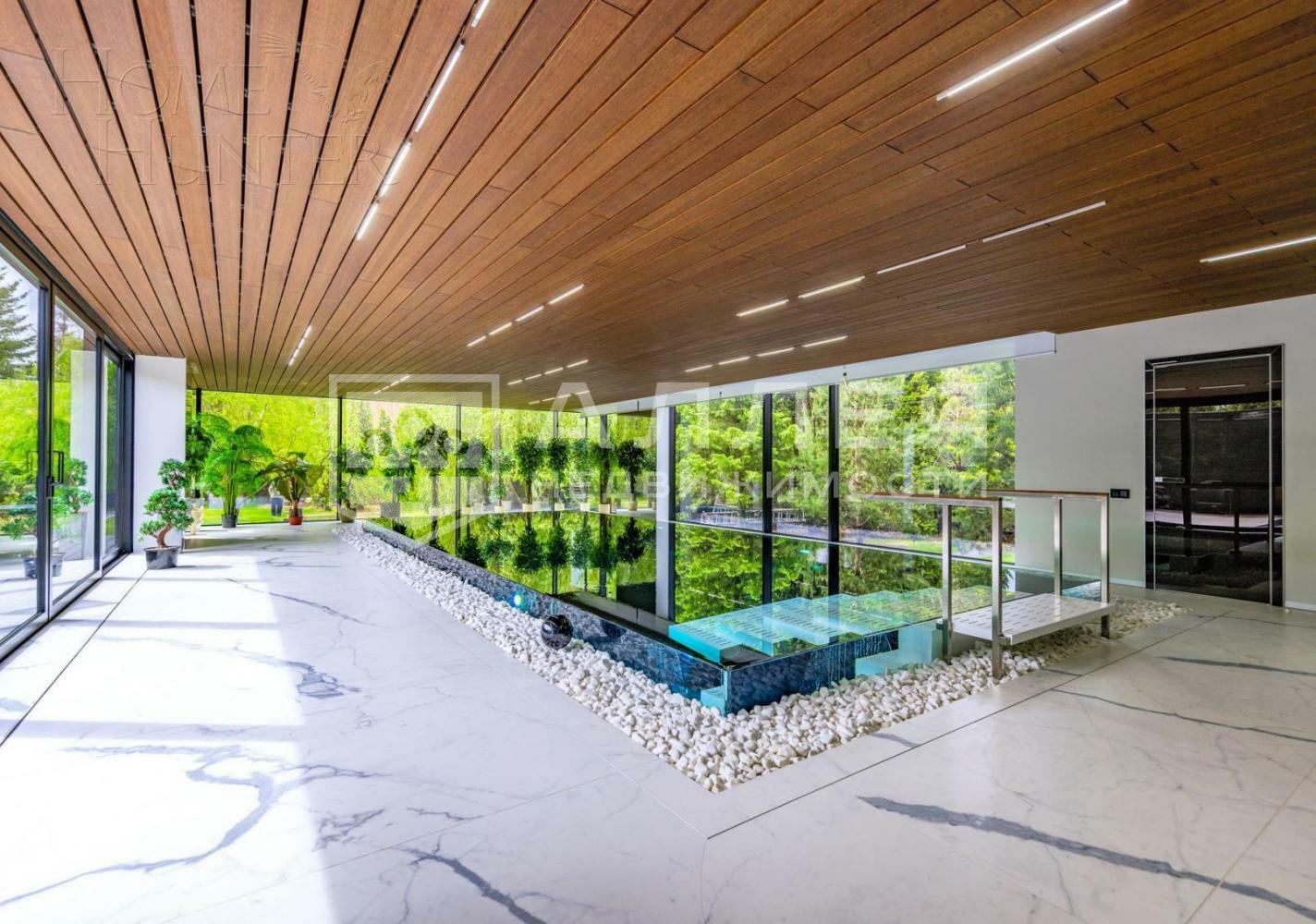 3-этажный коттедж 2 300 м² с отделкой