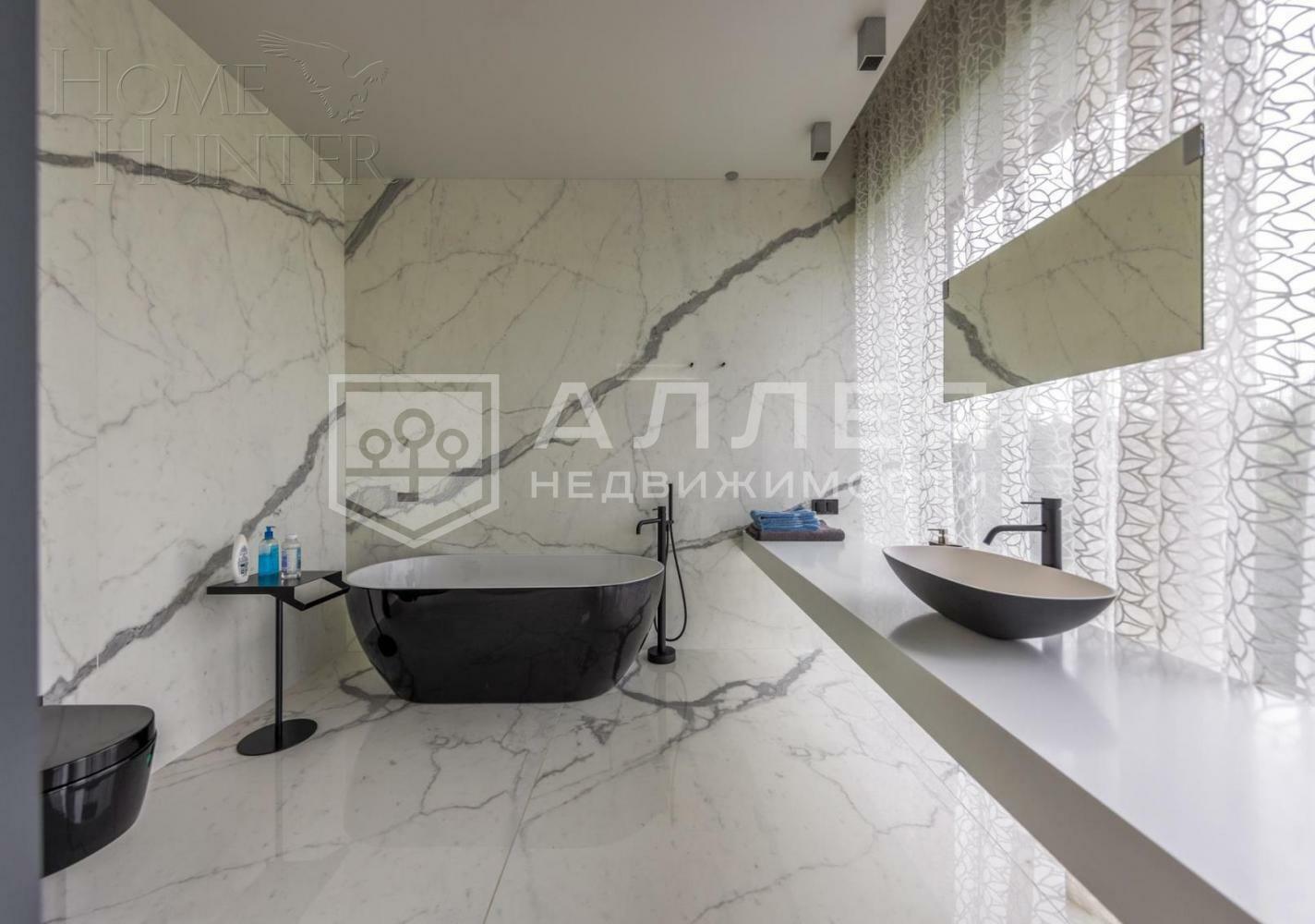 3-этажный коттедж 2 300 м² с отделкой