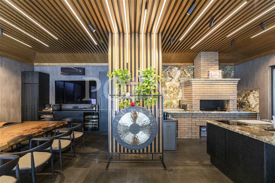 3-этажный коттедж 1 100 м² с отделкой