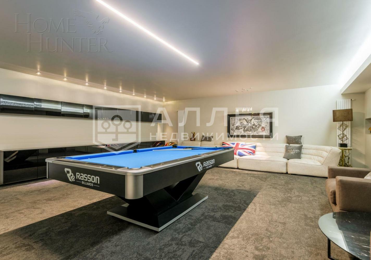 3-этажный коттедж 2 300 м² с отделкой