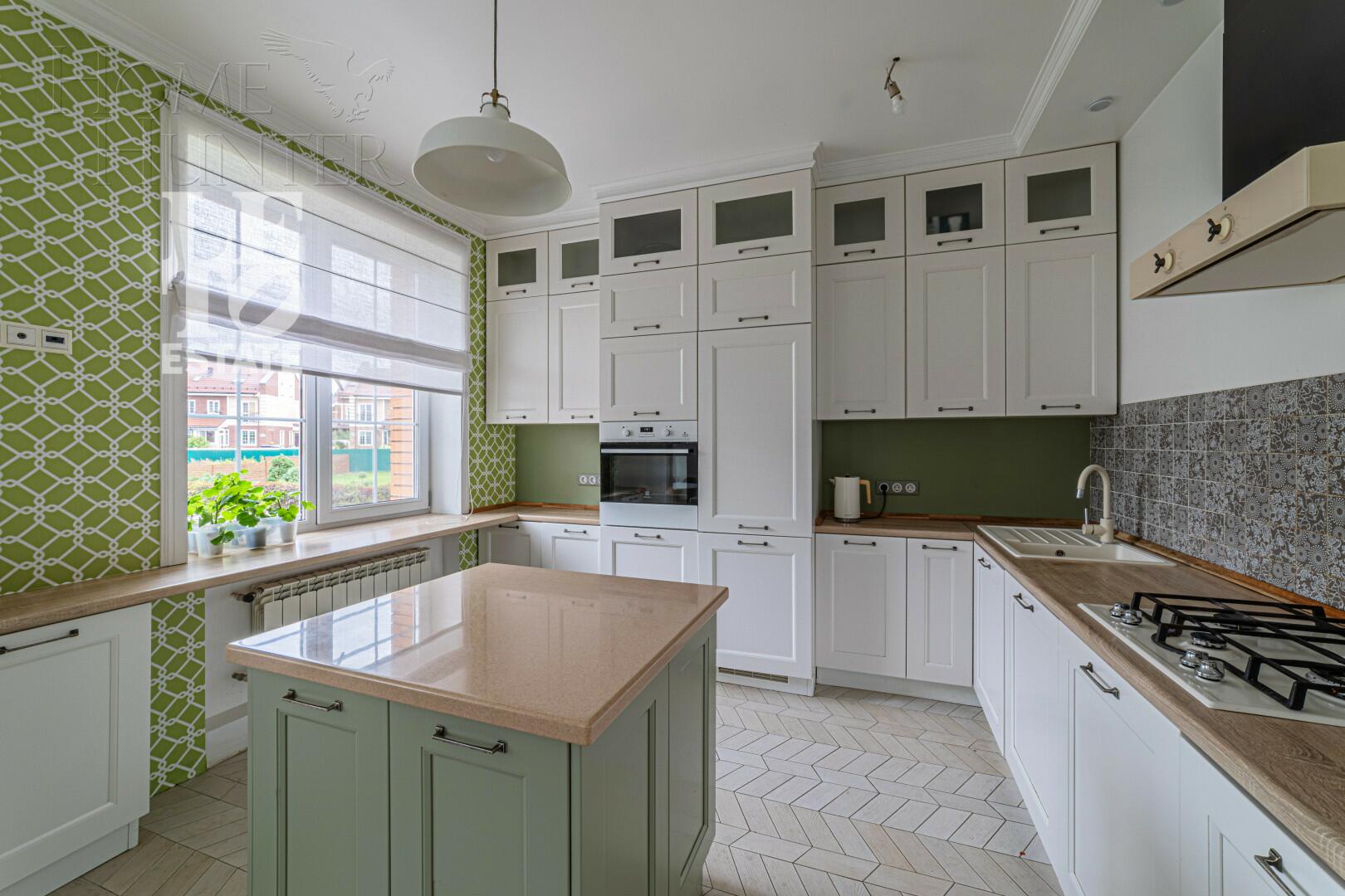 2-этажный коттедж 260 м² с отделкой