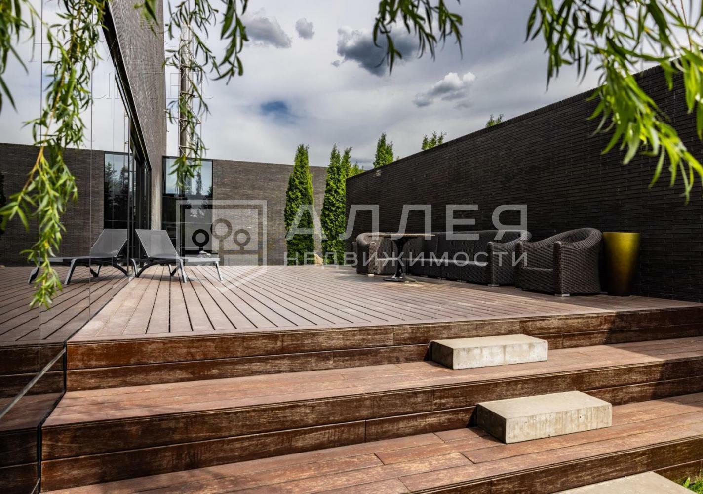 3-этажный коттедж 2 300 м² с отделкой