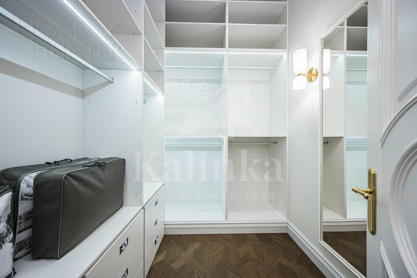 3-этажный коттедж 697 м² с отделкой