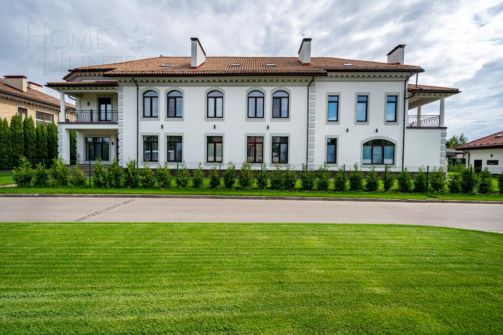2-этажный коттедж 1 327 м² с отделкой