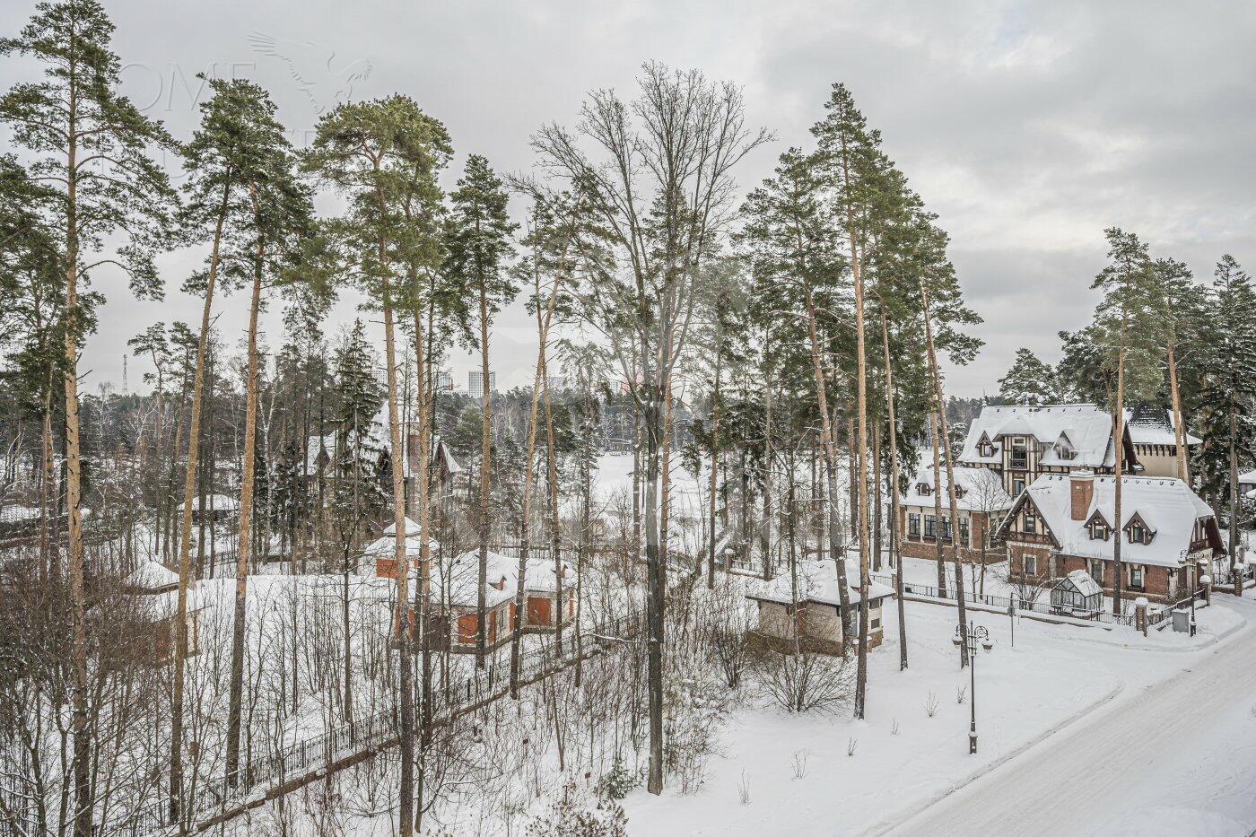 3-этажный коттедж 697 м² с отделкой