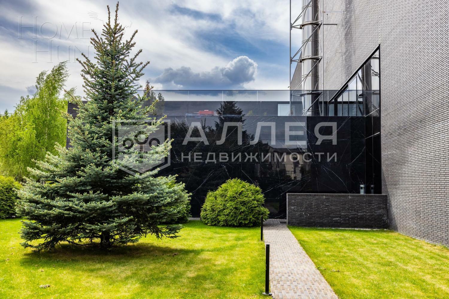 3-этажный коттедж 2 300 м² с отделкой