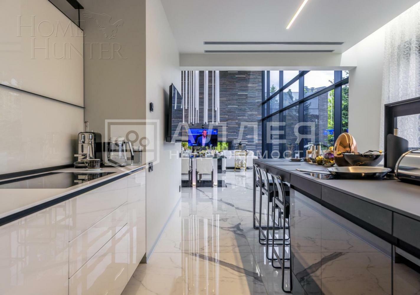 3-этажный коттедж 2 300 м² с отделкой