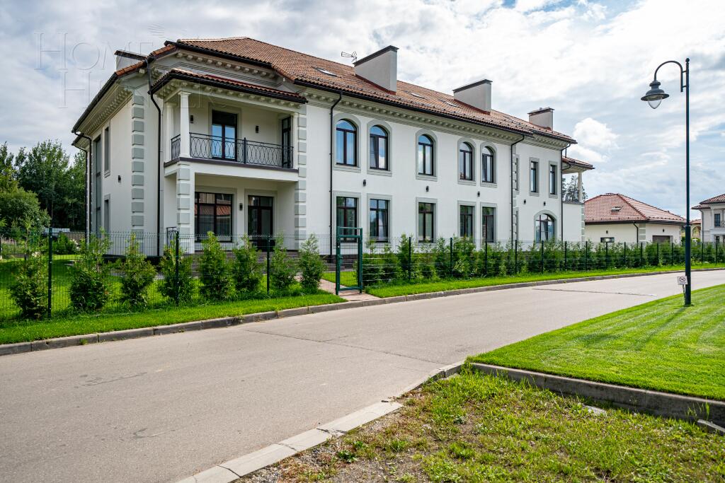 2-этажный коттедж 1 327 м² с отделкой