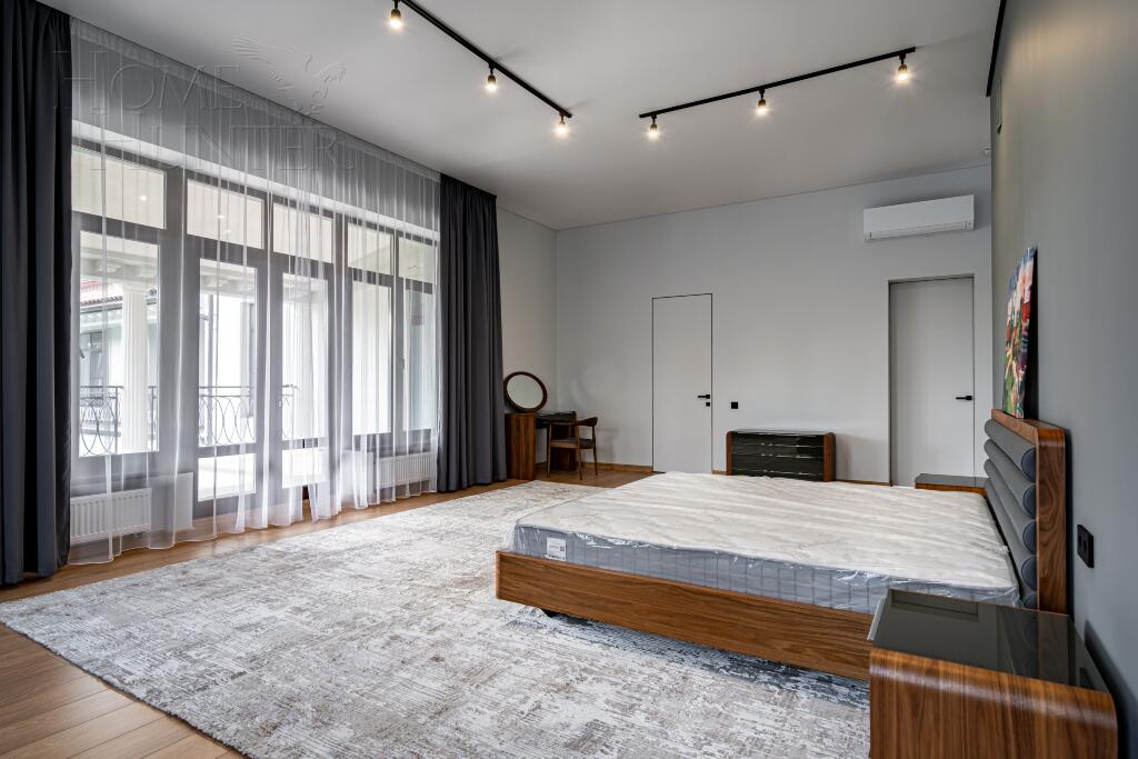 2-этажный коттедж 1 327 м² с отделкой