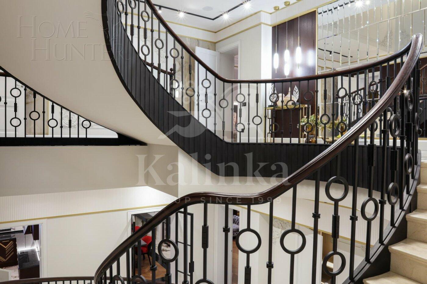 2-этажный коттедж 702 м² с отделкой