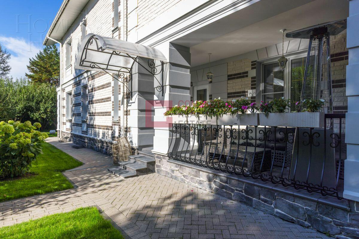 2-этажный коттедж 500 м² с отделкой