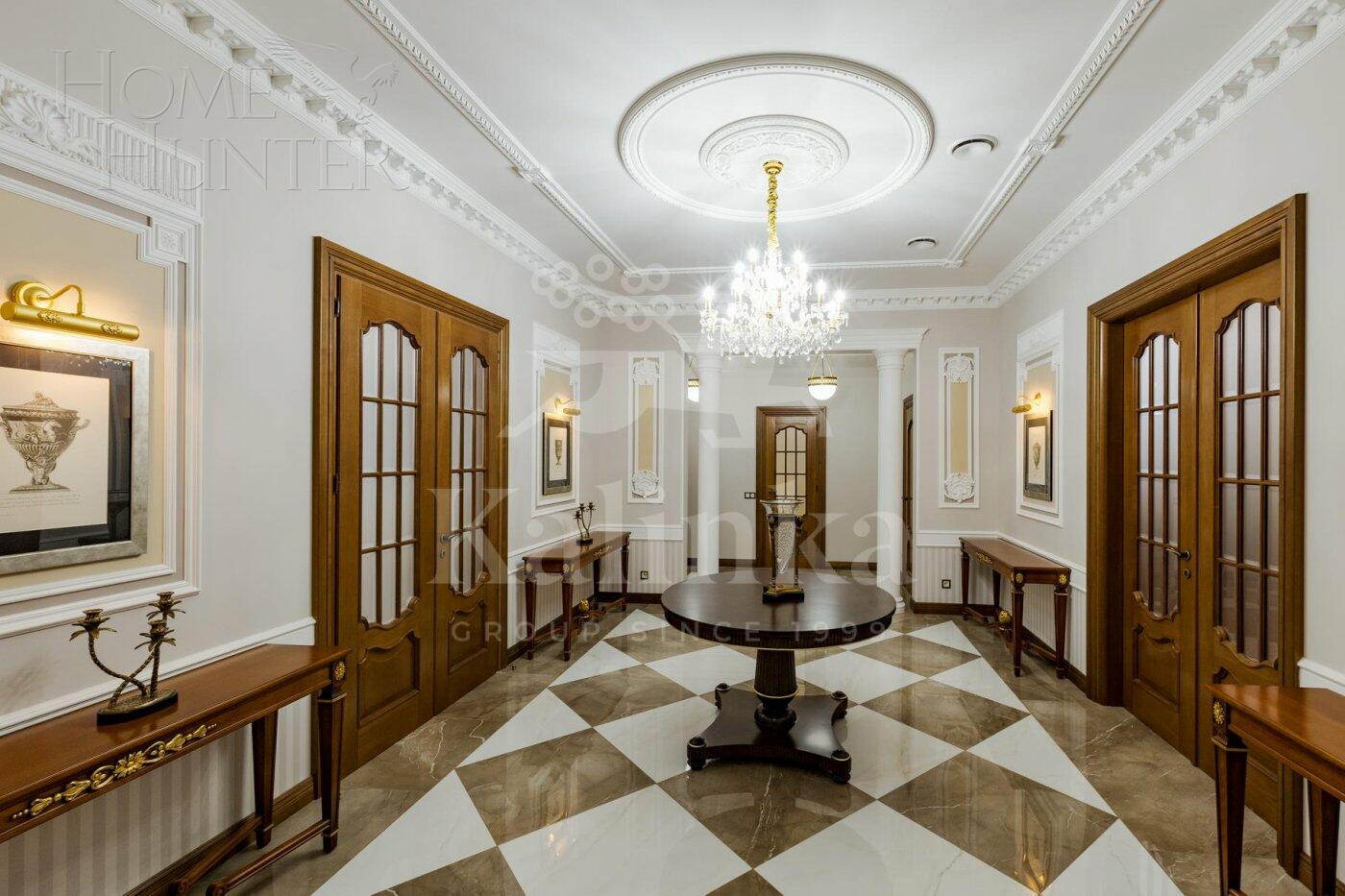 2-этажный коттедж 687 м² с отделкой