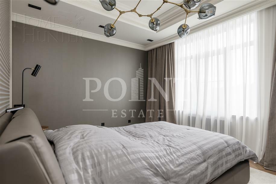 3-этажный коттедж 1 100 м² с отделкой