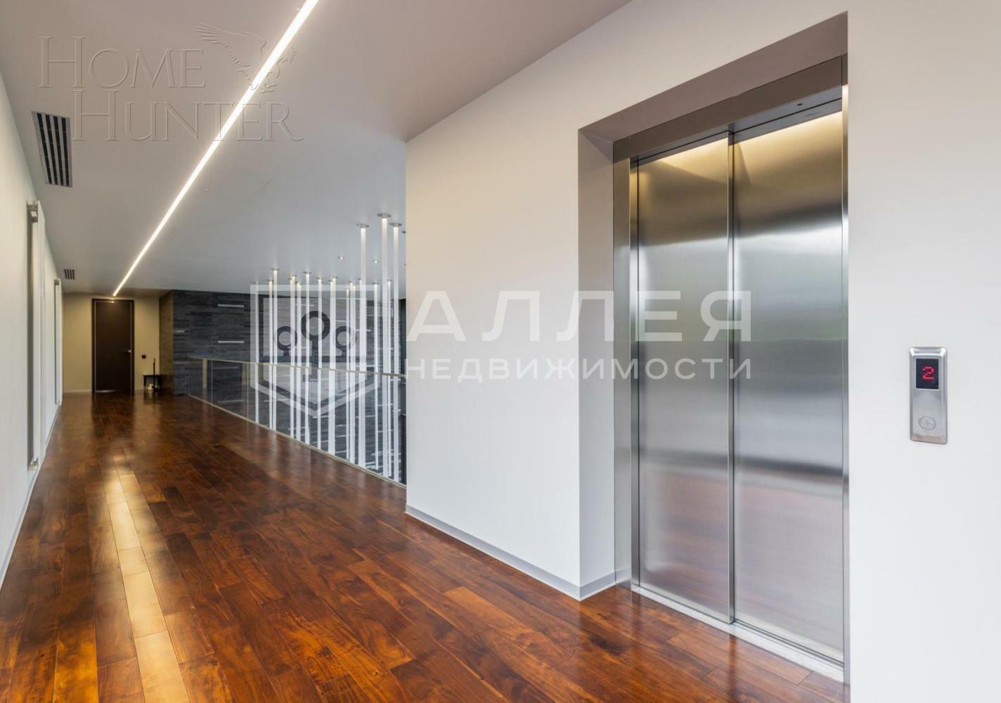 3-этажный коттедж 2 300 м² с отделкой