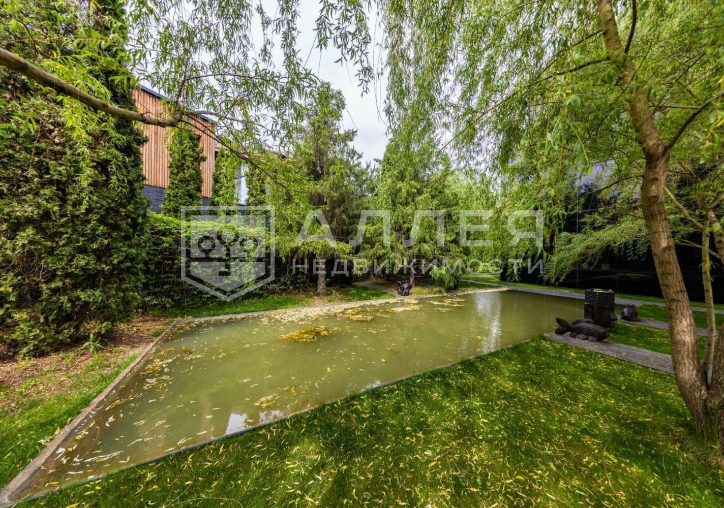 3-этажный коттедж 2 300 м² с отделкой