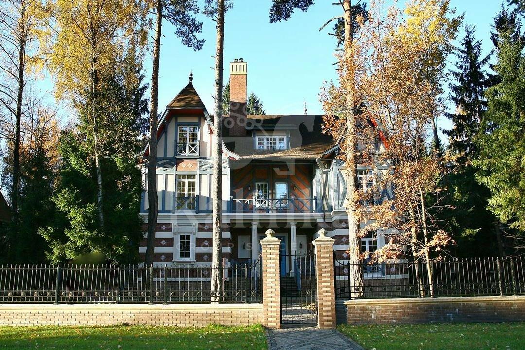 2-этажный коттедж 687 м² с отделкой