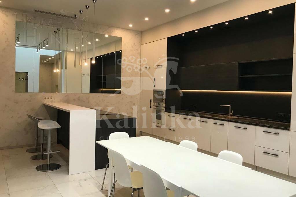 2-этажный таунхаус 385 м² с отделкой