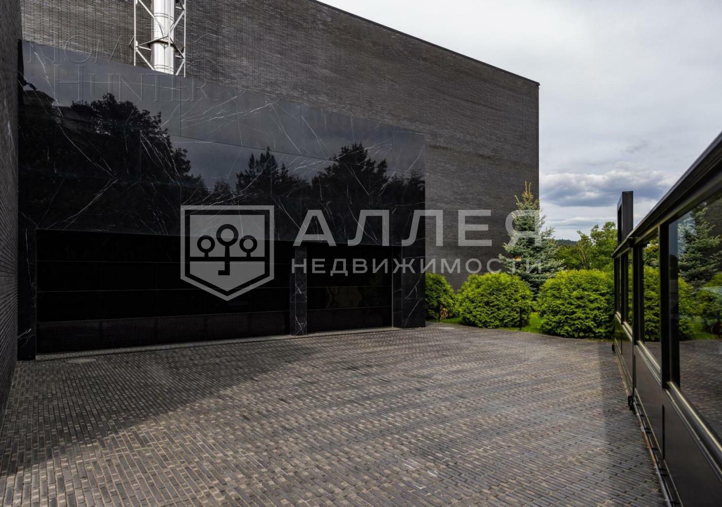 3-этажный коттедж 2 300 м² с отделкой