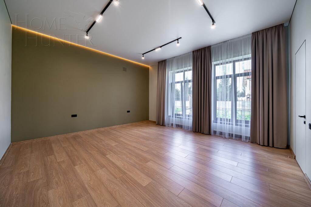 2-этажный коттедж 1 327 м² с отделкой