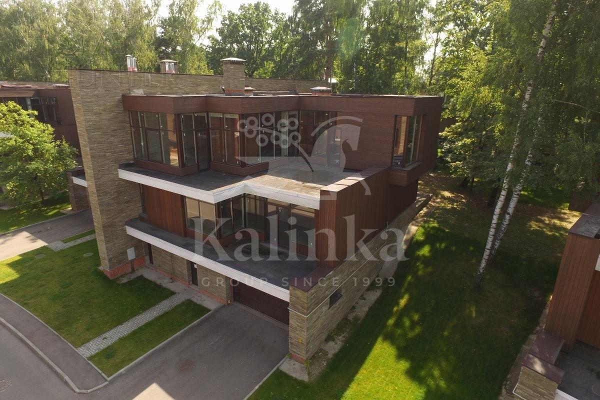 2-этажный таунхаус 385 м² с отделкой
