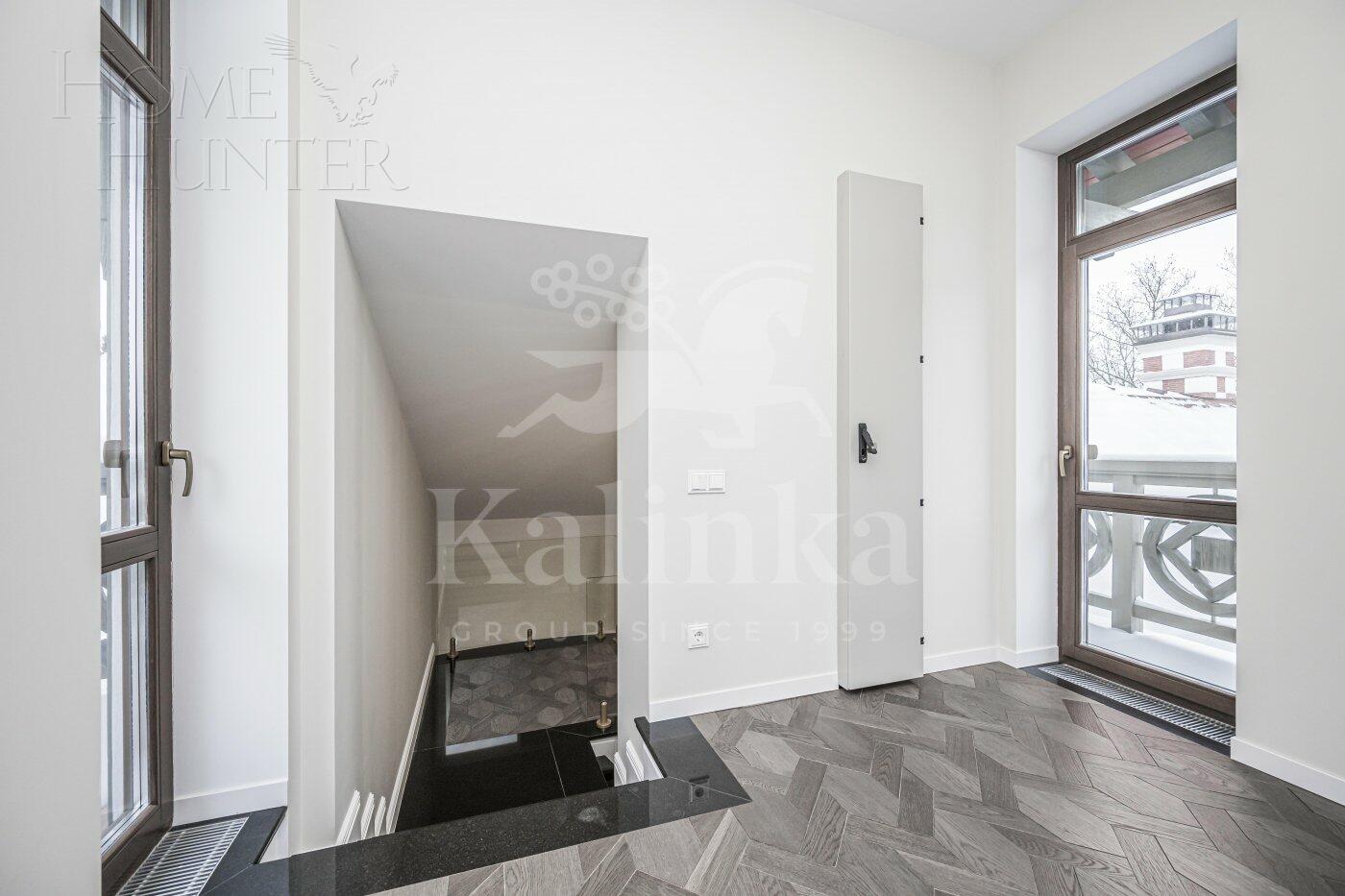 3-этажный коттедж 697 м² с отделкой