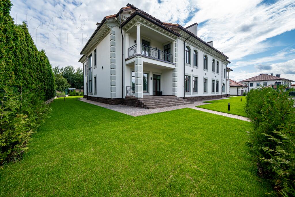 2-этажный коттедж 1 327 м² с отделкой