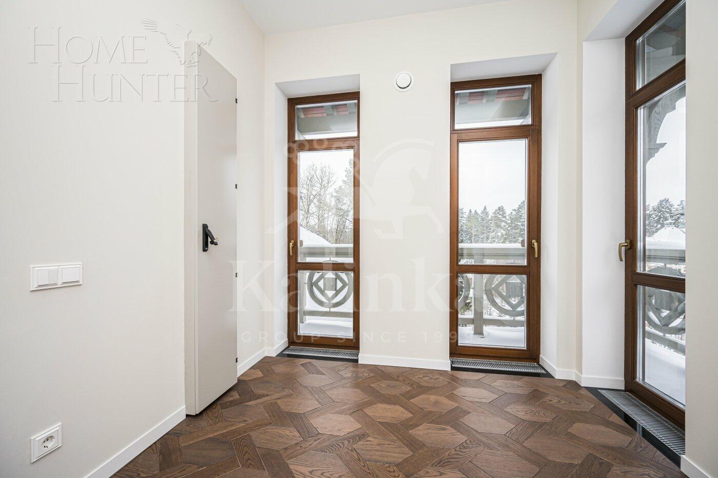 3-этажный коттедж 697 м² с отделкой