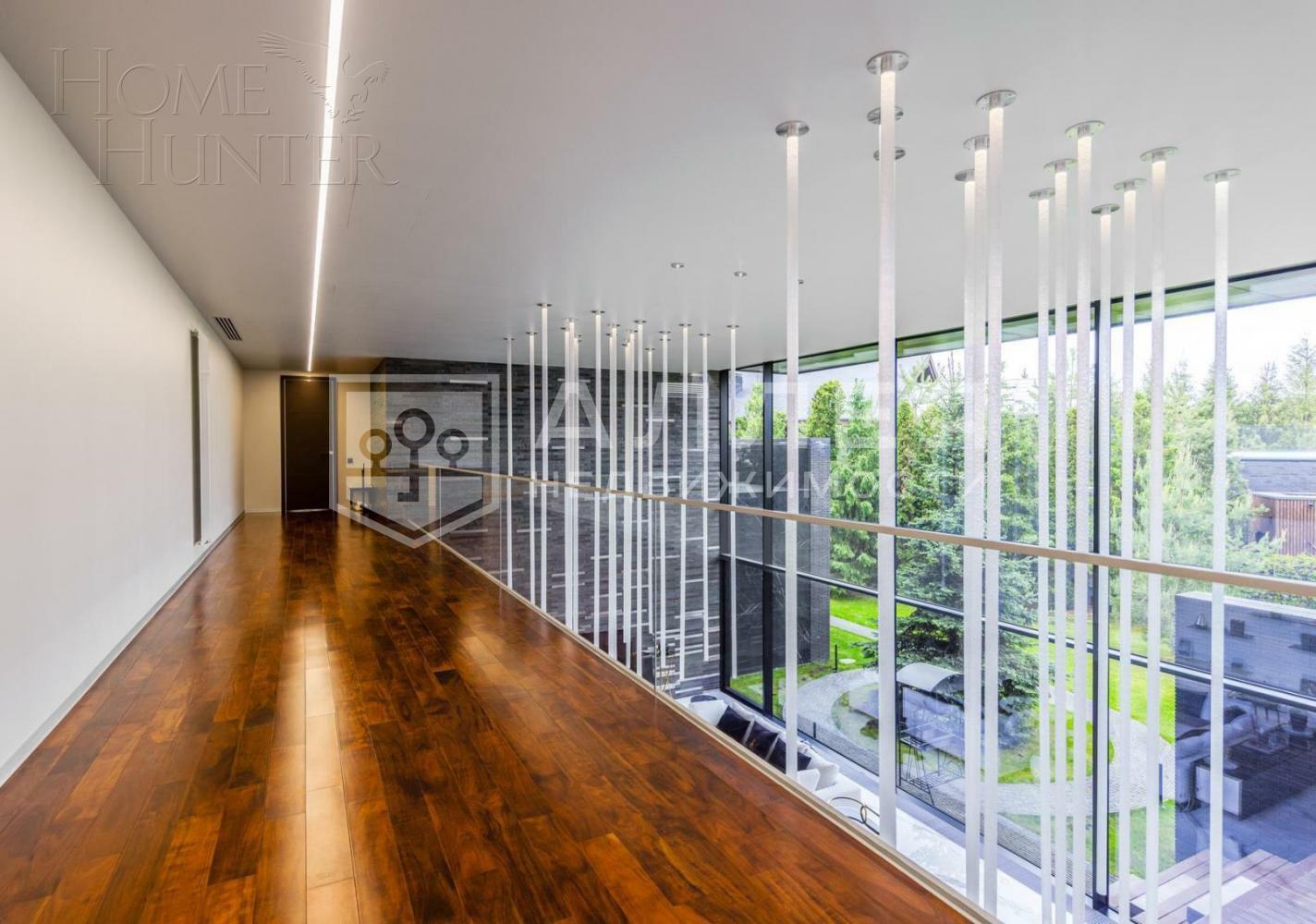 3-этажный коттедж 2 300 м² с отделкой