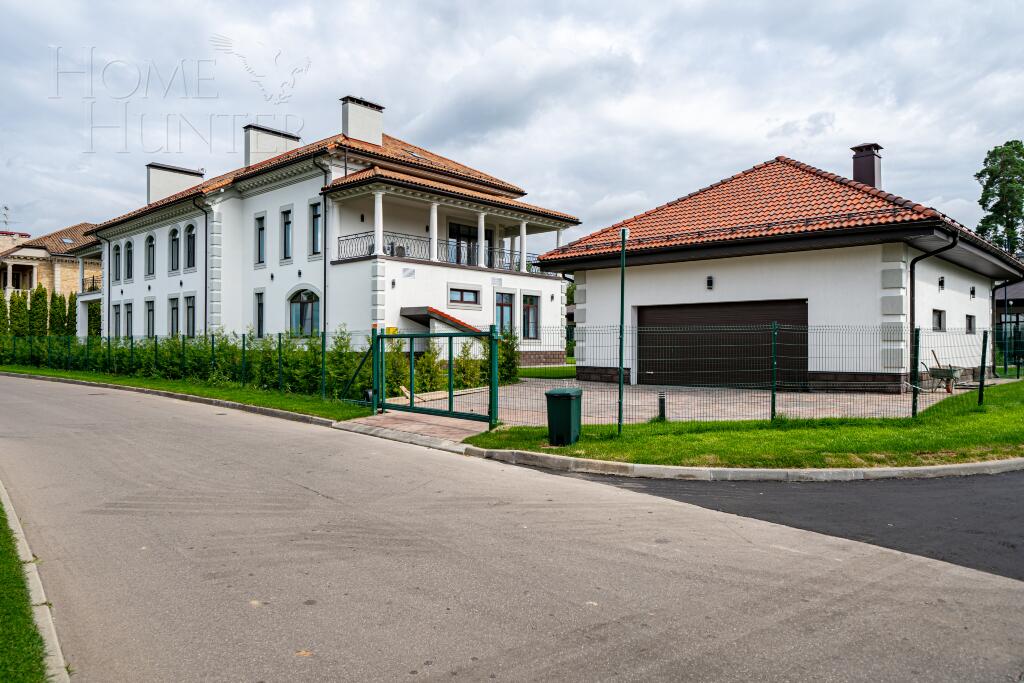 2-этажный коттедж 1 327 м² с отделкой