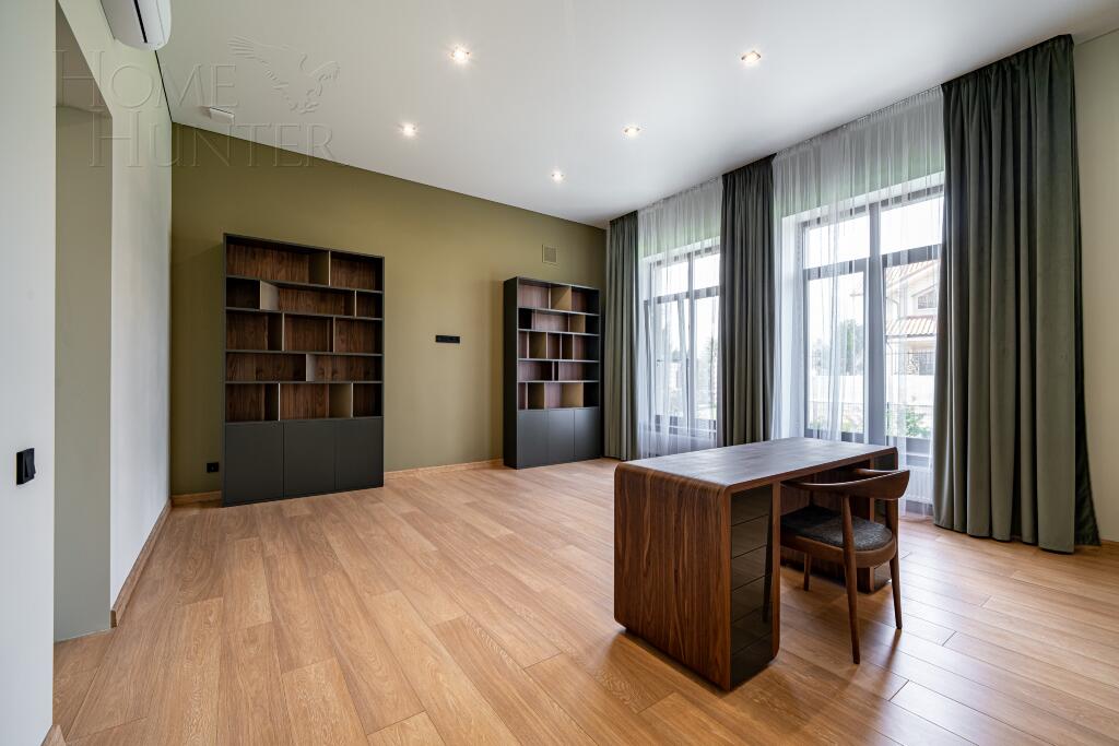 2-этажный коттедж 1 327 м² с отделкой