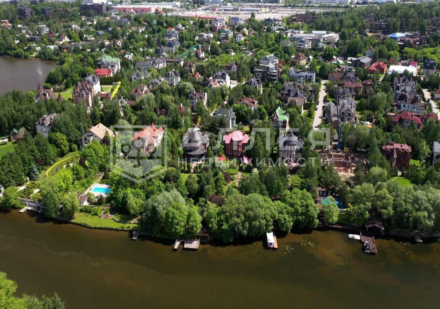 2-этажный коттедж 633 м² с отделкой