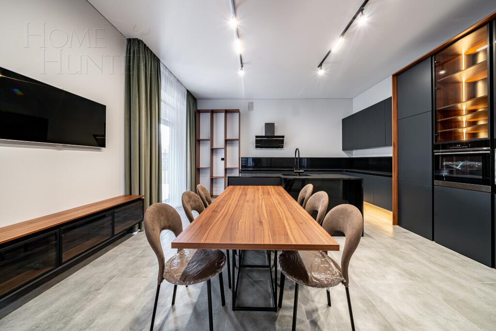 2-этажный коттедж 1 327 м² с отделкой