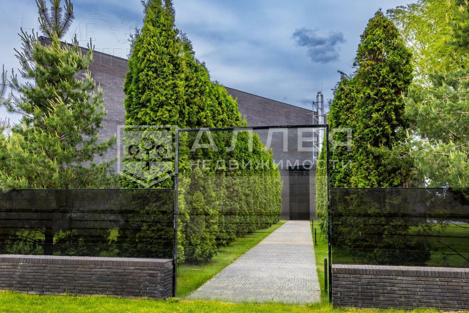 3-этажный коттедж 2 300 м² с отделкой