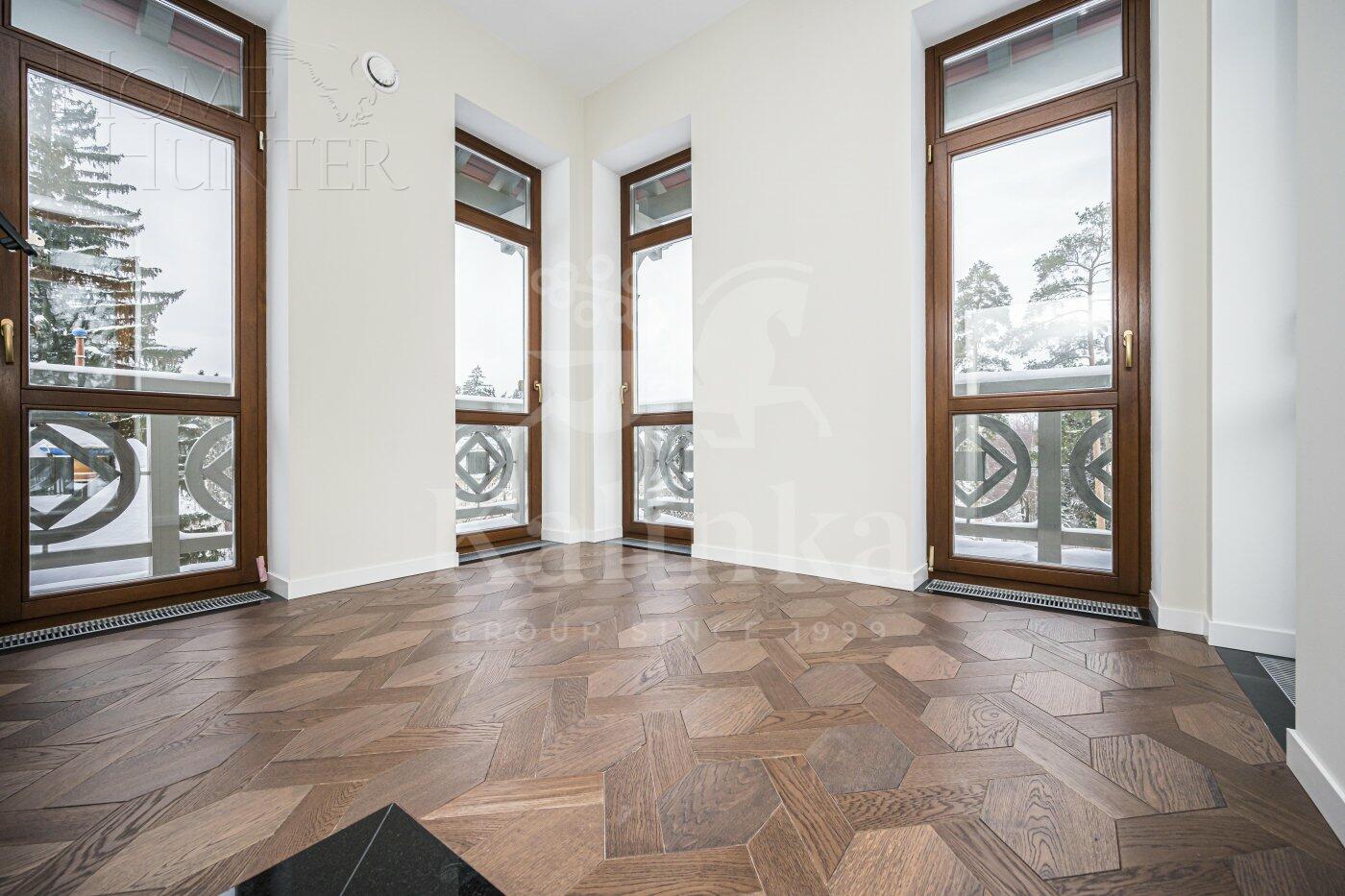 3-этажный коттедж 697 м² с отделкой