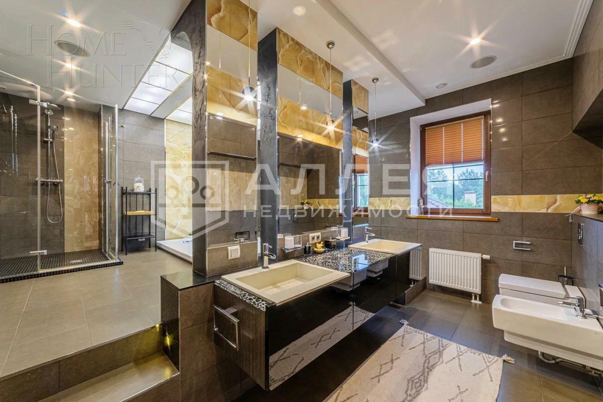 3-этажный коттедж 1 312 м² с отделкой