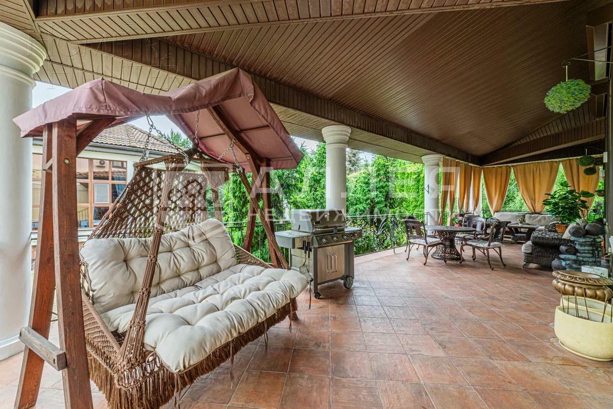 3-этажный коттедж 1 312 м² с отделкой