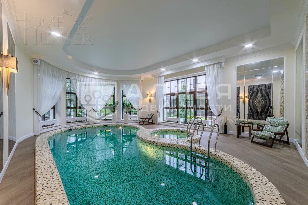 3-этажный коттедж 1 312 м² с отделкой